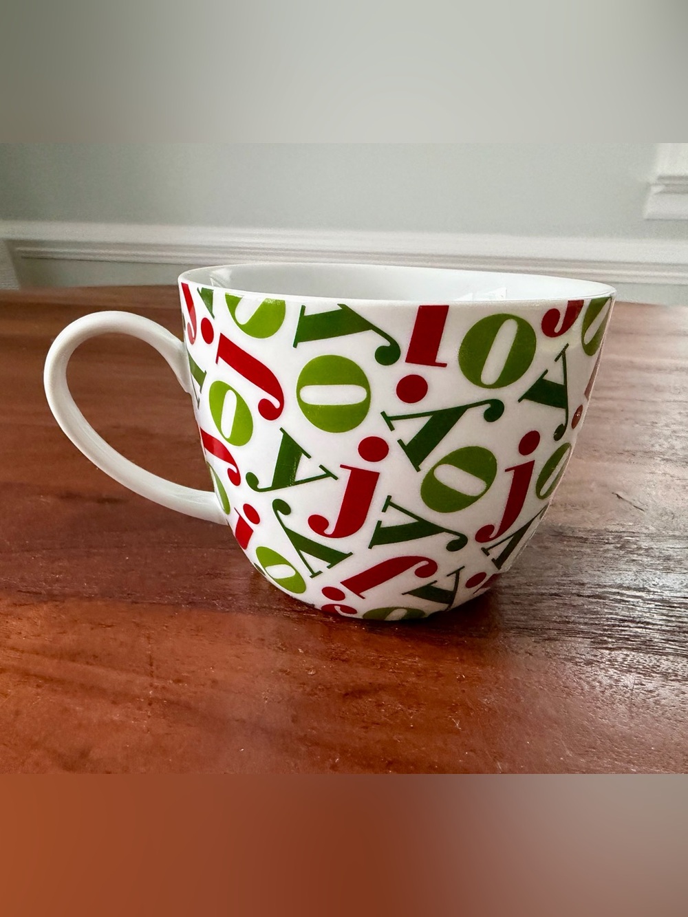 Crate & Barrel JOY Ceramic Coffee Mug 16 fl oz White Red Green Christmas